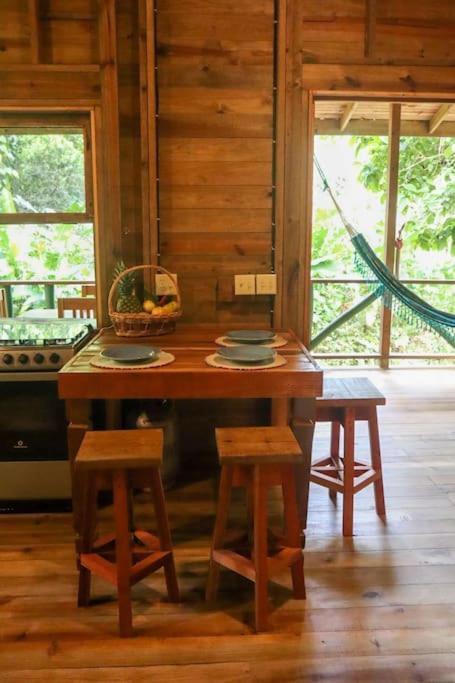 Jungle Beach 2 Bedroom Cottage بوكاس تاون المظهر الخارجي الصورة