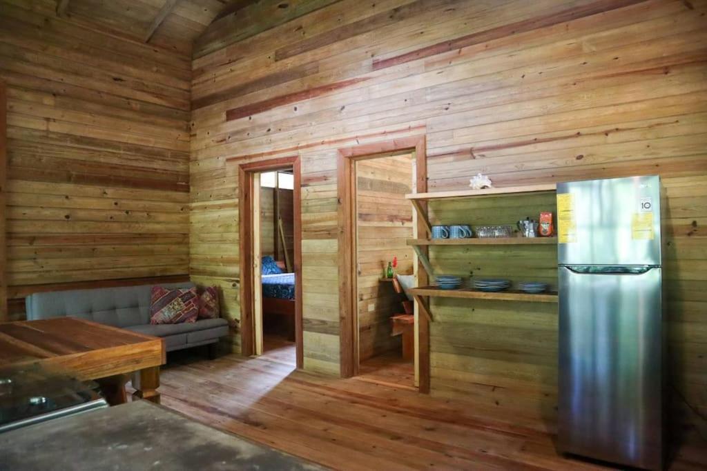 Jungle Beach 2 Bedroom Cottage بوكاس تاون المظهر الخارجي الصورة